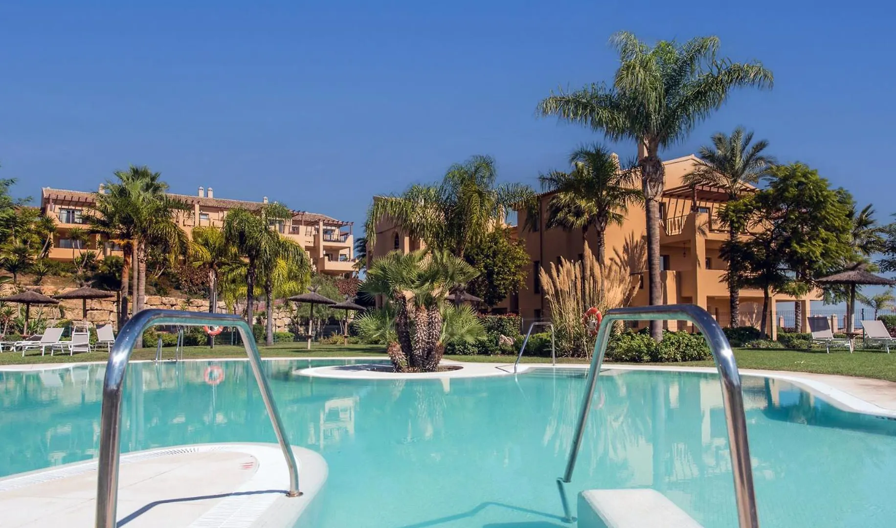 Quartiers Marbella Golden Penthouse Apartment Benahavis