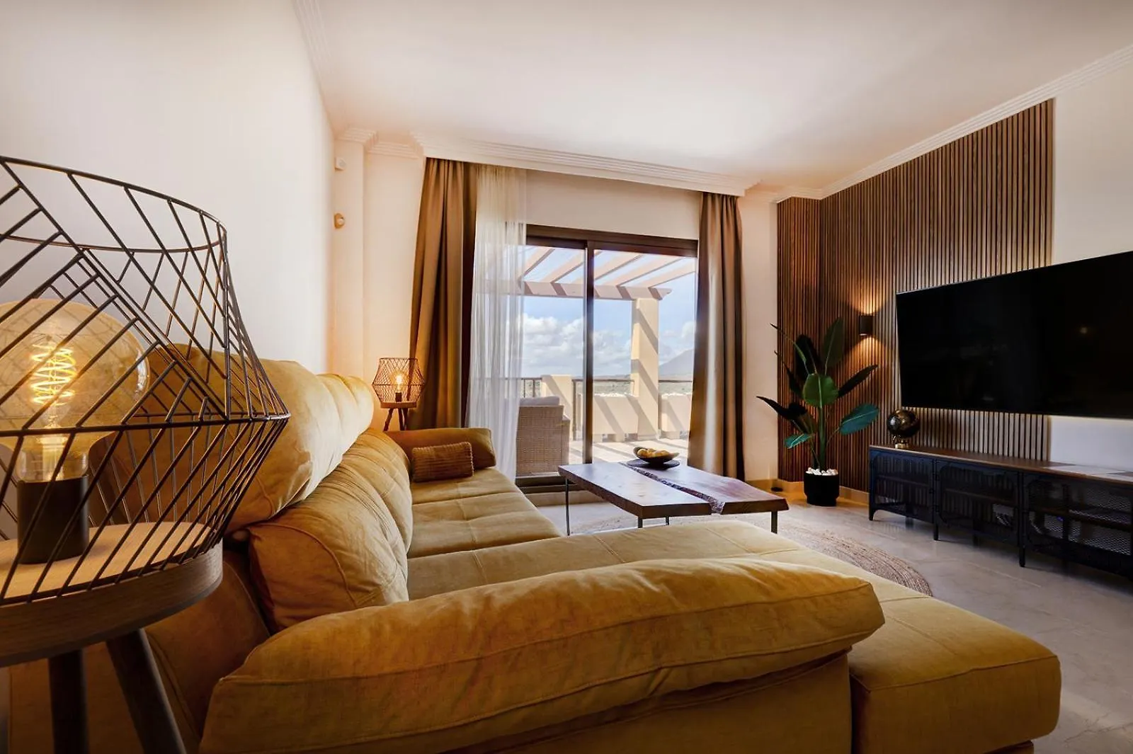 Quartiers Marbella Golden Penthouse Apartment Benahavis