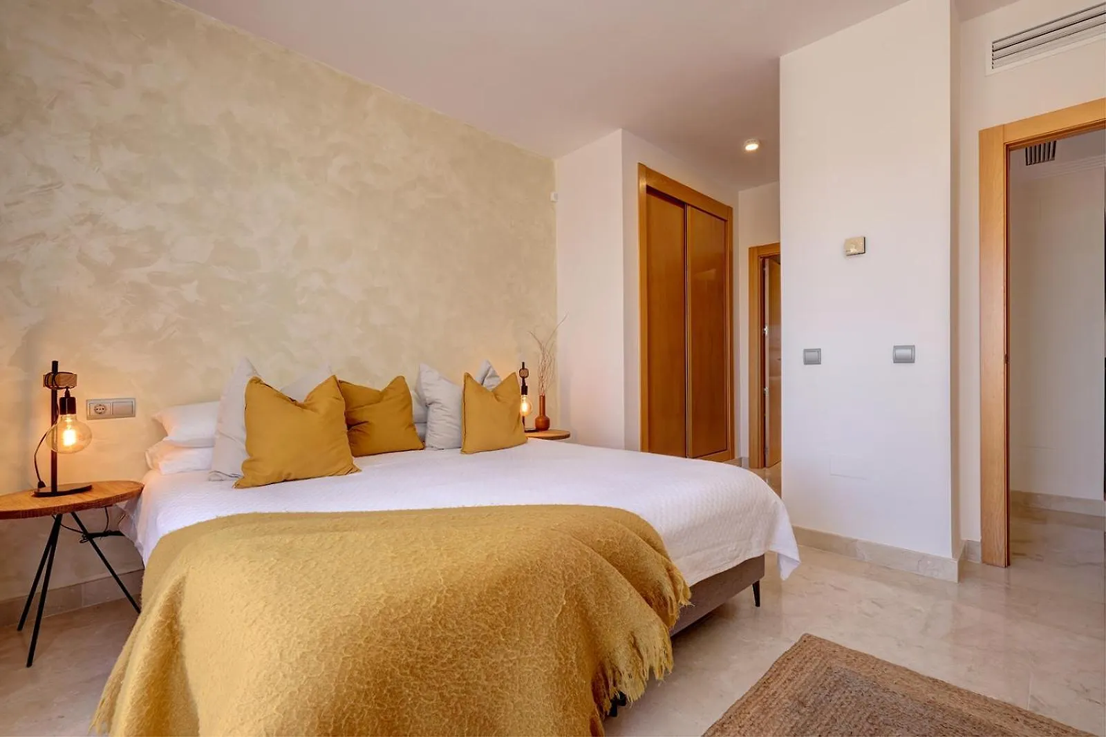 Quartiers Marbella Golden Penthouse Apartment Benahavis