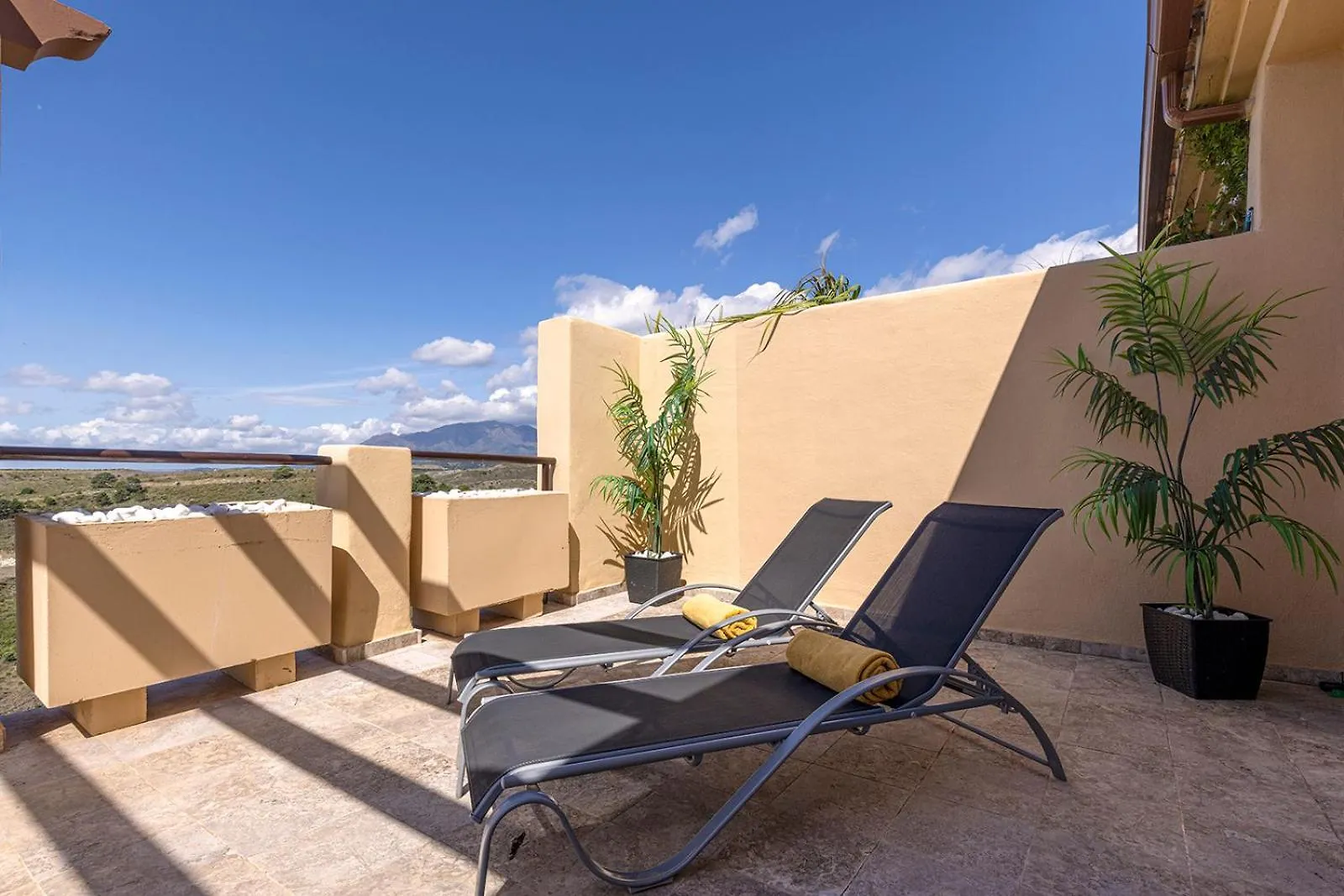 Quartiers Marbella Golden Penthouse Apartment Benahavis